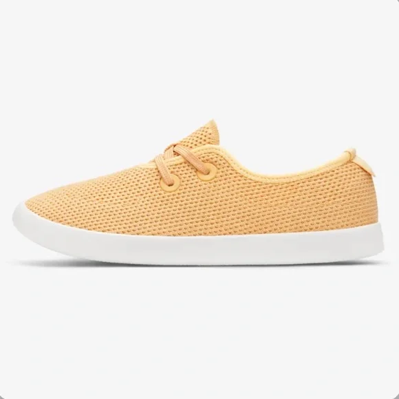 ALLBIRDS LIMITED EDITION: Lux Beige (Blizzard Sole) Tree Skippers - Picture 9 of 13
